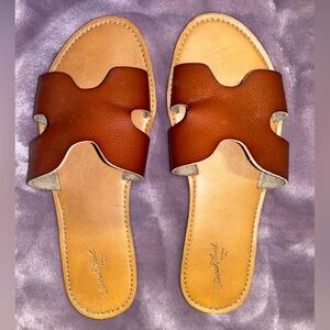 Universal Thread Brown & Tan Sandals H-Style Slide